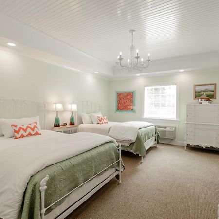 The Chesapeake Inn Urbanna エクステリア 写真