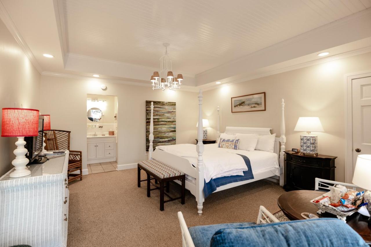 The Chesapeake Inn Urbanna エクステリア 写真