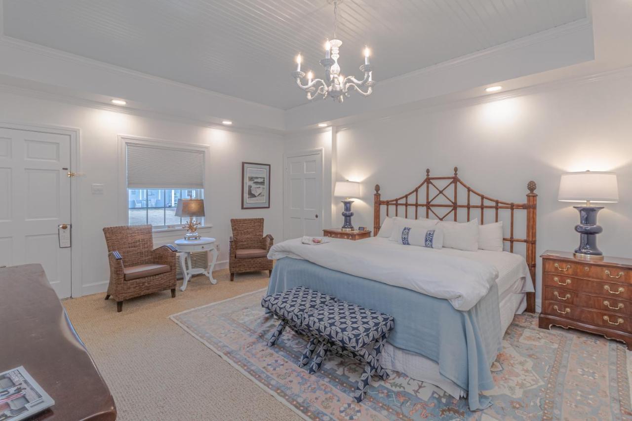 The Chesapeake Inn Urbanna エクステリア 写真