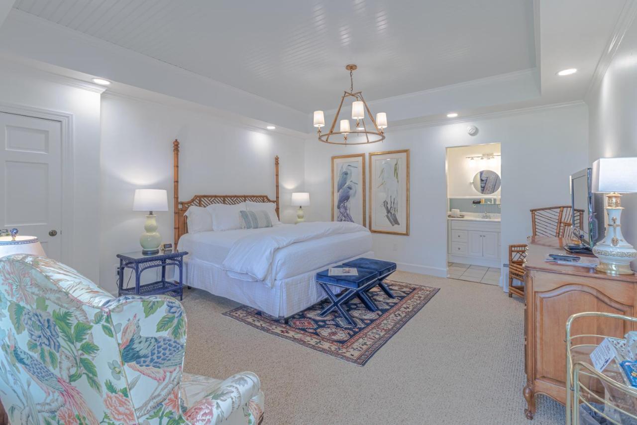 The Chesapeake Inn Urbanna エクステリア 写真